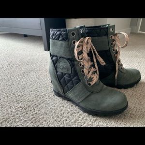 Sorel Joan of Arc wedge fall/spring boots, size 5.5